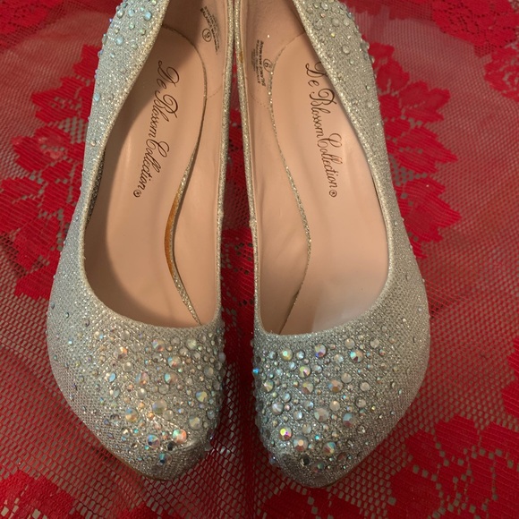 Silver rhinestone stilettos. New in the box - Picture 5 of 5